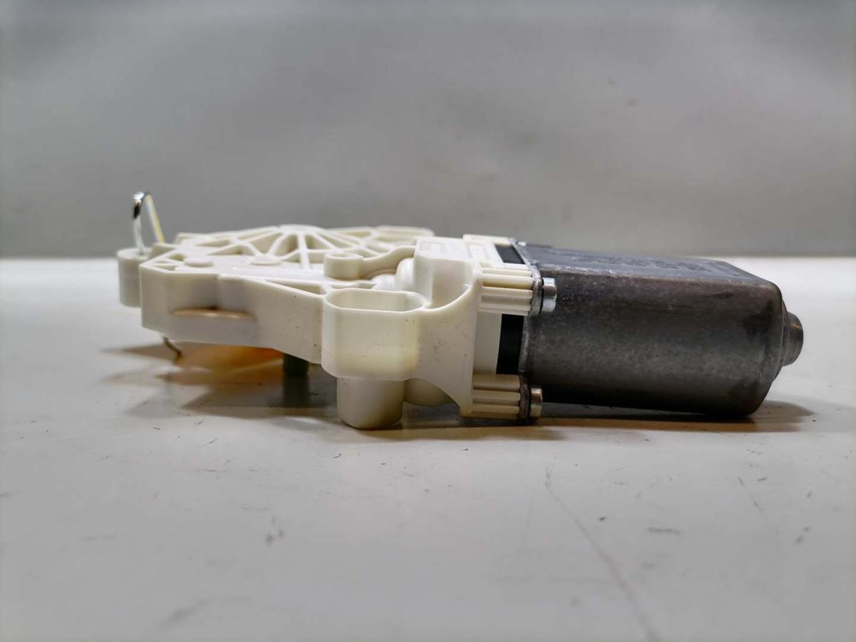 VW Passat B9 original Fensterhebermotor vorn links Bj.2024